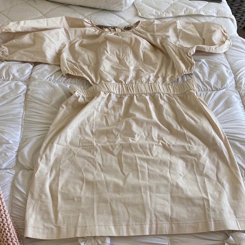 PUFF-SLEEVE SIDE-CUTOUT MINI DRESS IN LIGHTWEIGHT CHINO